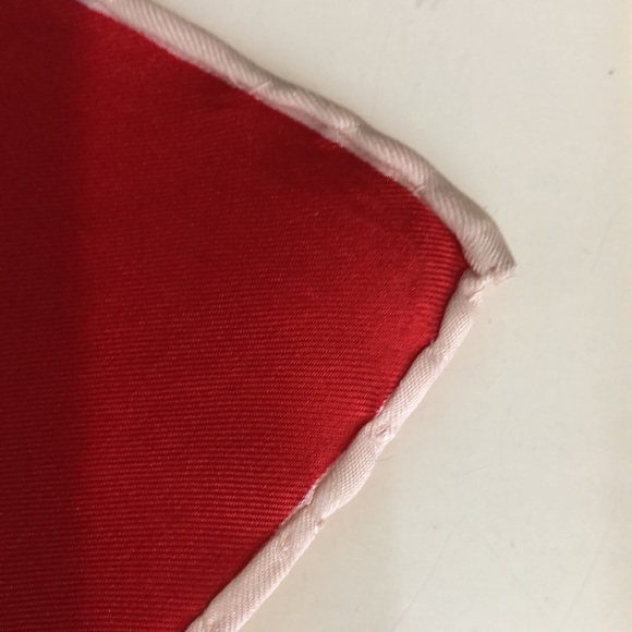 Timeless Polkadot GINO PAOLI 100% silk scarf, Italy, signed designer scarf  60’s - Picture 9 of 17